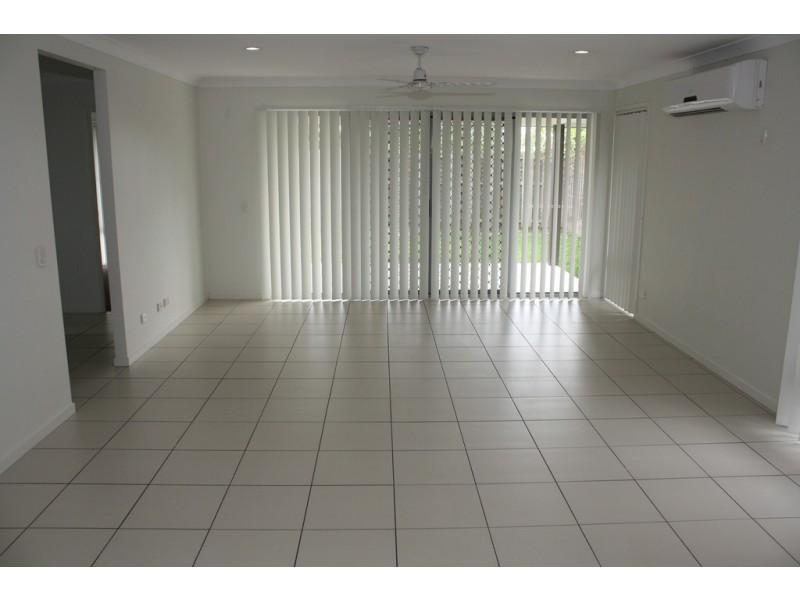 21 Lawson Crescent, Urraween QLD 4655