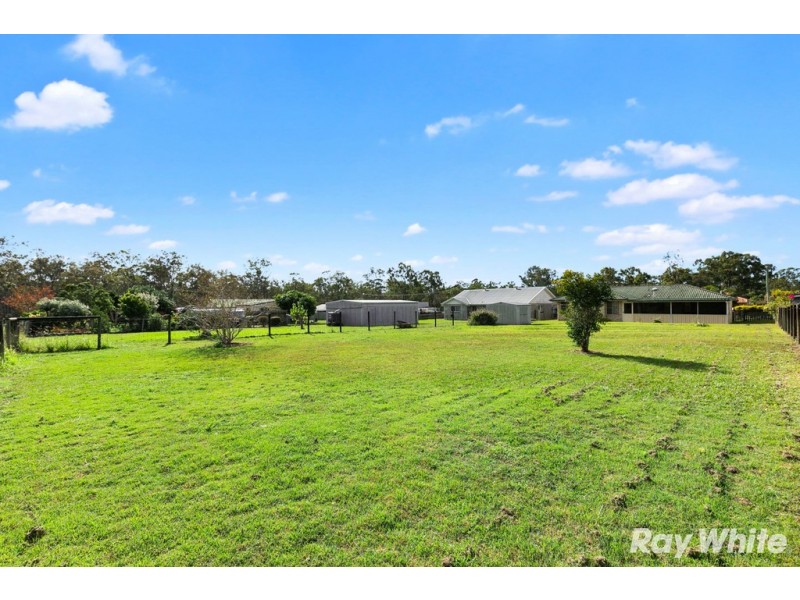 42 Philip Street, Howard QLD 4659