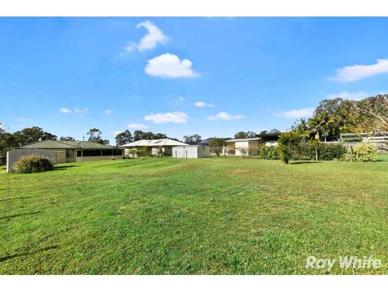 42 Philip Street, Howard QLD 4659