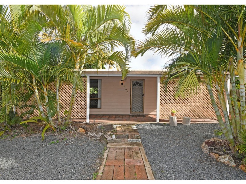 105 Limpus Street, Urangan QLD 4655