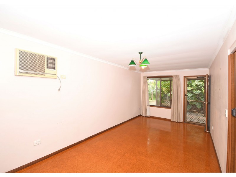 105 Limpus Street, Urangan QLD 4655