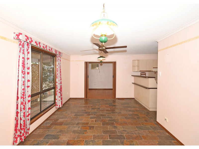 105 Limpus Street, Urangan QLD 4655