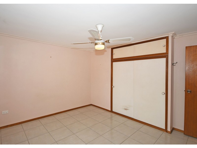 105 Limpus Street, Urangan QLD 4655