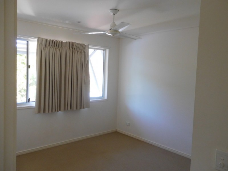 8/68 Pulgul Street, Urangan QLD 4655