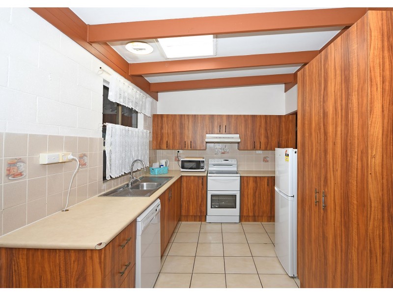 33 Honiton Street, Torquay QLD 4655