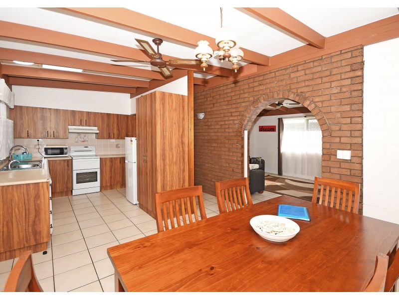 33 Honiton Street, Torquay QLD 4655