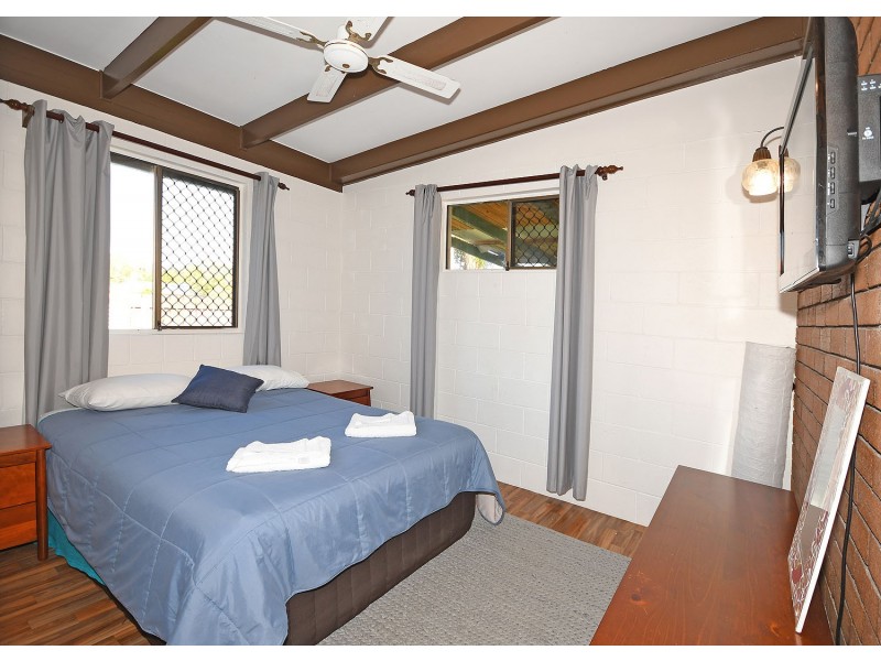 33 Honiton Street, Torquay QLD 4655