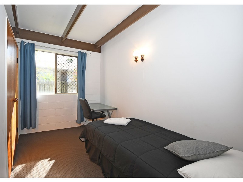33 Honiton Street, Torquay QLD 4655