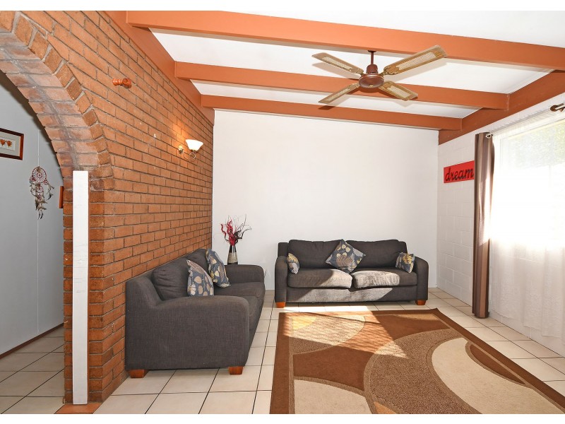 33 Honiton Street, Torquay QLD 4655
