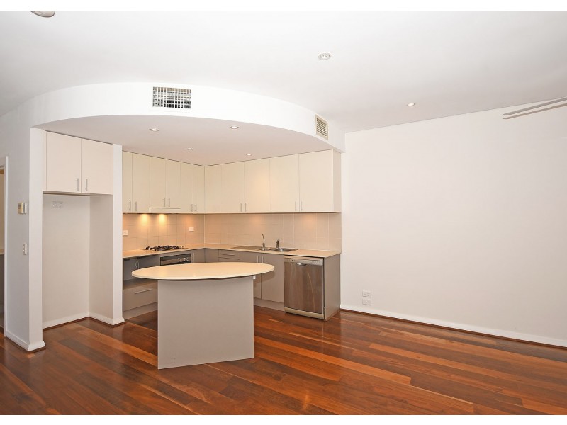 2/31 King Street, Urangan QLD 4655