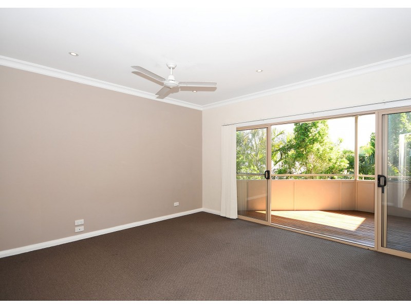 2/31 King Street, Urangan QLD 4655