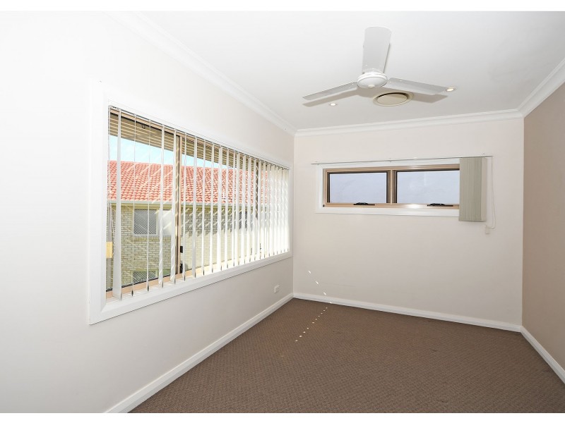 2/31 King Street, Urangan QLD 4655