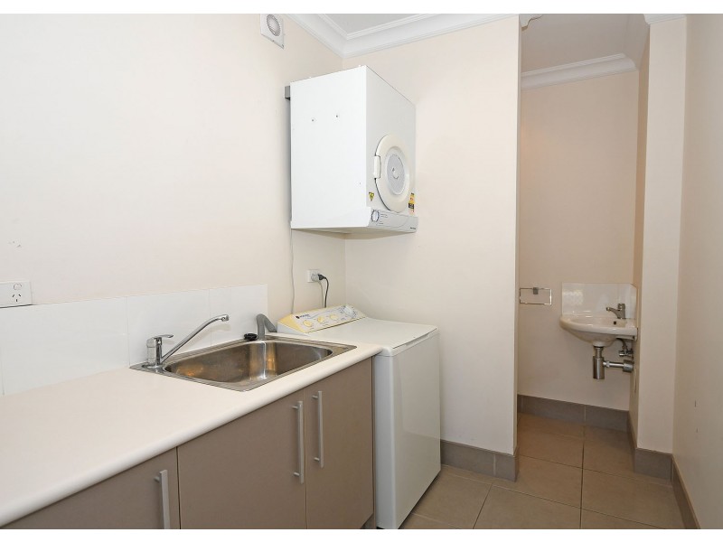 2/31 King Street, Urangan QLD 4655