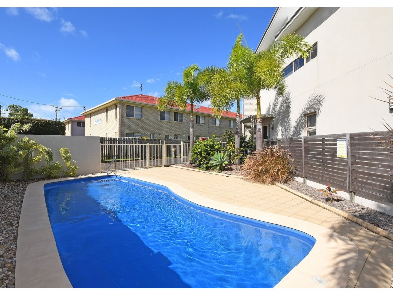 2/31 King Street, Urangan QLD 4655