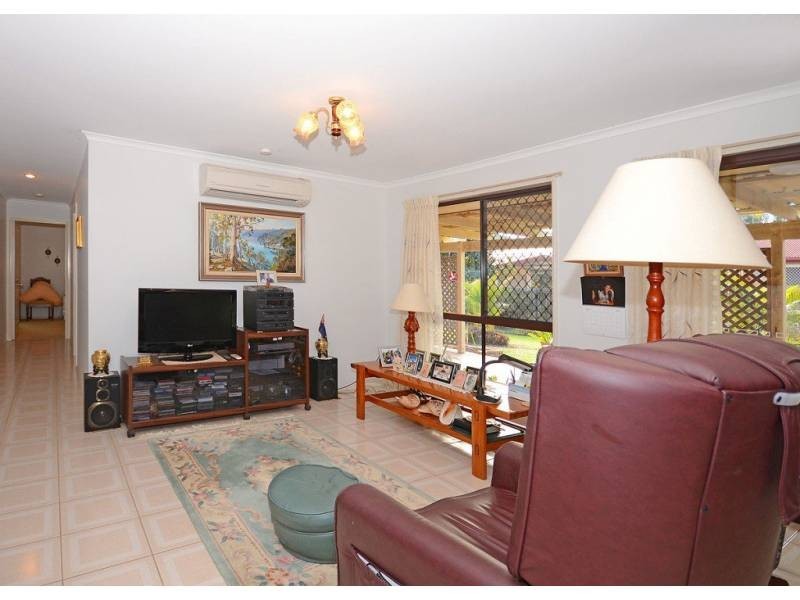 6 Dean Court, Urraween QLD 4655