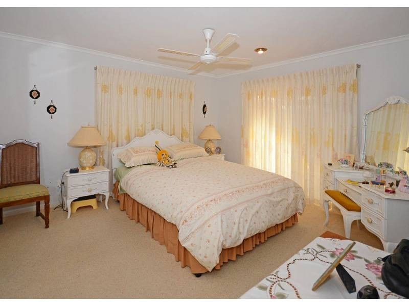 6 Dean Court, Urraween QLD 4655