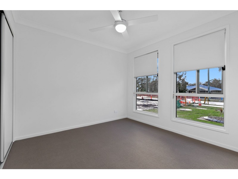 2/4 Senor Ave, Urangan QLD 4655