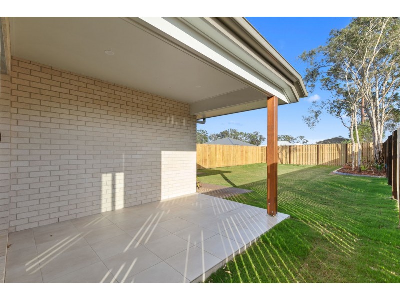 2/4 Senor Ave, Urangan QLD 4655