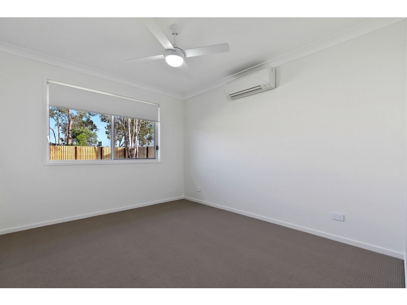 1/4 Senor Ave, Urangan QLD 4655