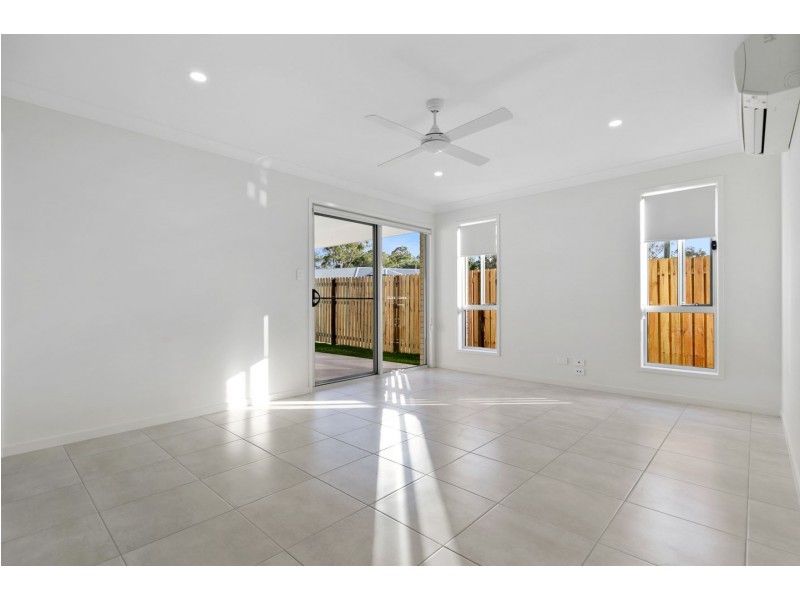 1/4 Senor Ave, Urangan QLD 4655