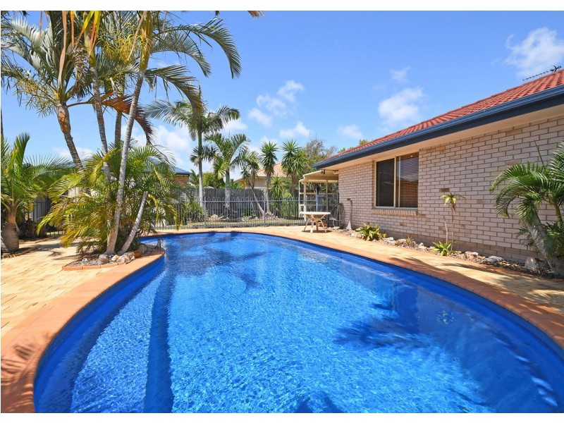 3 Benson Close, Urraween QLD 4655