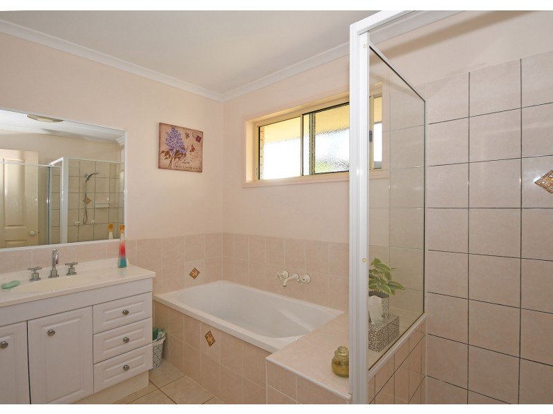 3 Benson Close, Urraween QLD 4655