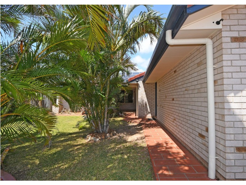 3 Benson Close, Urraween QLD 4655