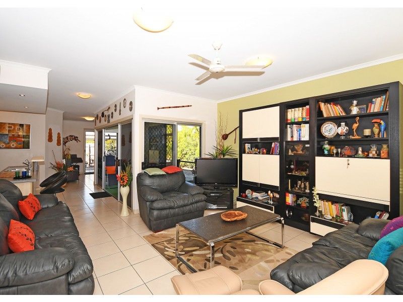 18/230 Pulgul Street, Urangan QLD 4655