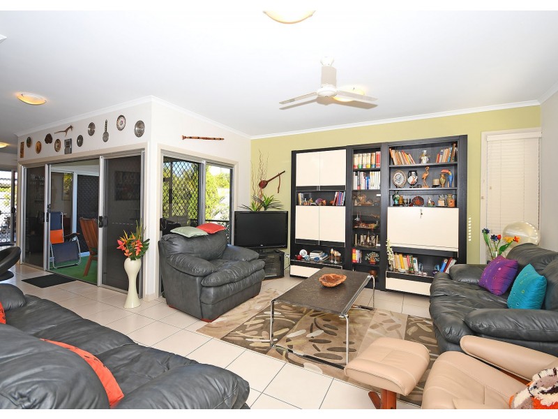 18/230 Pulgul Street, Urangan QLD 4655