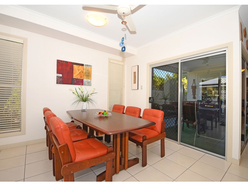 18/230 Pulgul Street, Urangan QLD 4655