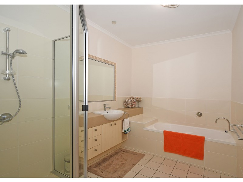 18/230 Pulgul Street, Urangan QLD 4655