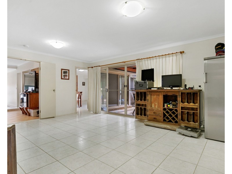19 Oceanview Street, Point Vernon QLD 4655