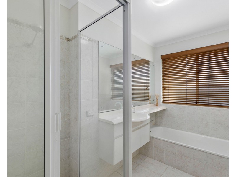 19 Oceanview Street, Point Vernon QLD 4655