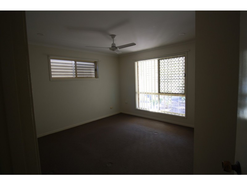 52 William Street, Urangan QLD 4655