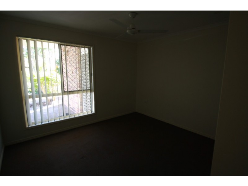 52 William Street, Urangan QLD 4655