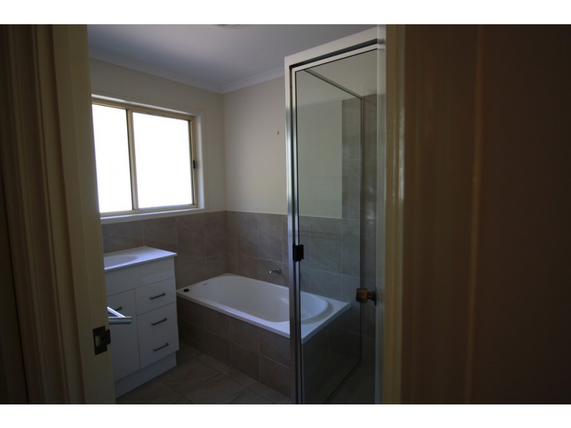 52 William Street, Urangan QLD 4655