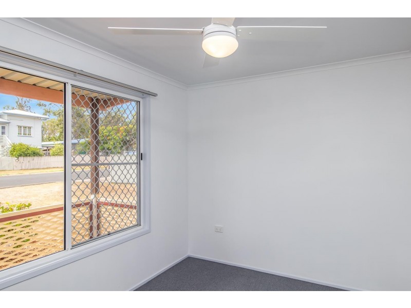 8 Porter Street, Point Vernon QLD 4655