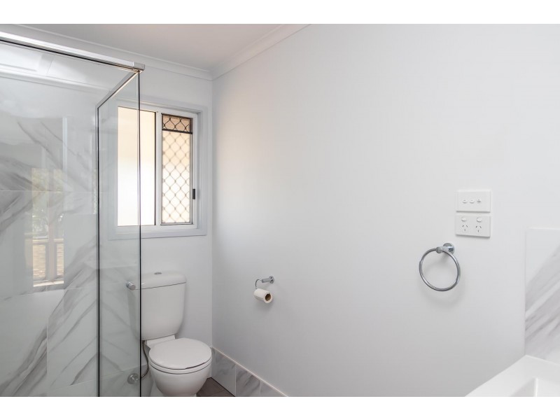 8 Porter Street, Point Vernon QLD 4655