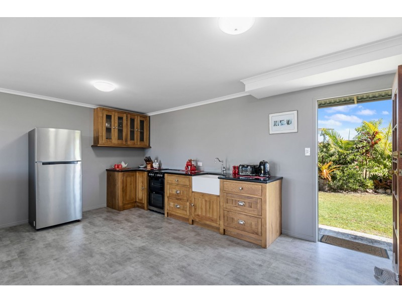 28 Woongoolbver Court, River Heads QLD 4655