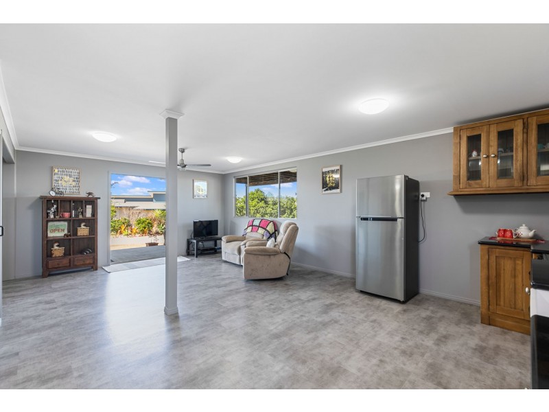 28 Woongoolbver Court, River Heads QLD 4655