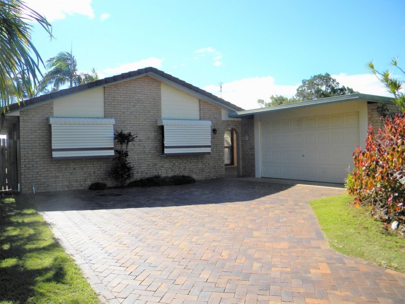 53 South Street, Urangan QLD 4655