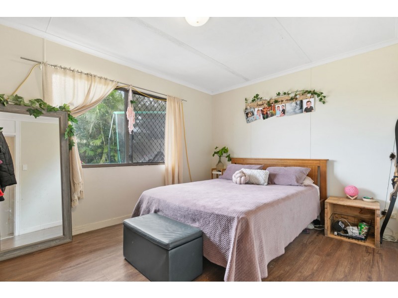 12 Cliveden Avenue, Point Vernon QLD 4655