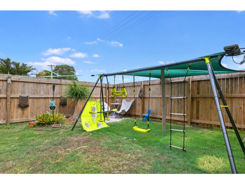 12 Cliveden Avenue, Point Vernon QLD 4655