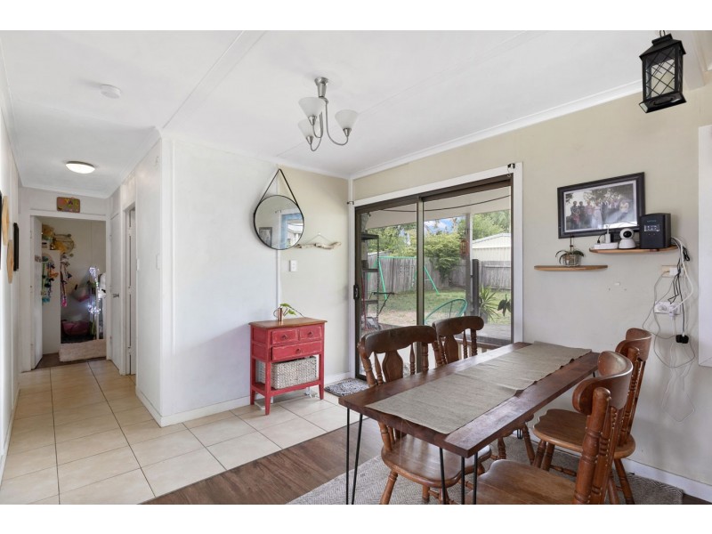 12 Cliveden Avenue, Point Vernon QLD 4655