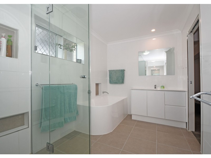 21 Moonbi Street, Scarness QLD 4655