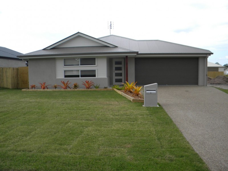 3 Lillee Court, Urangan QLD 4655