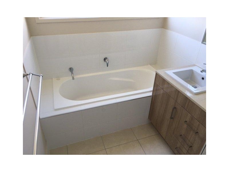 3 Lillee Court, Urangan QLD 4655