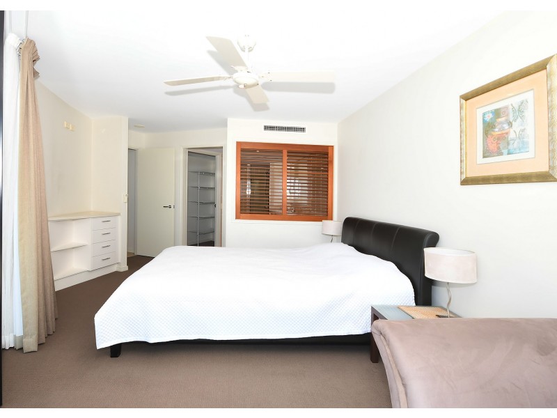 6/558-559 Esplanade, Urangan QLD 4655