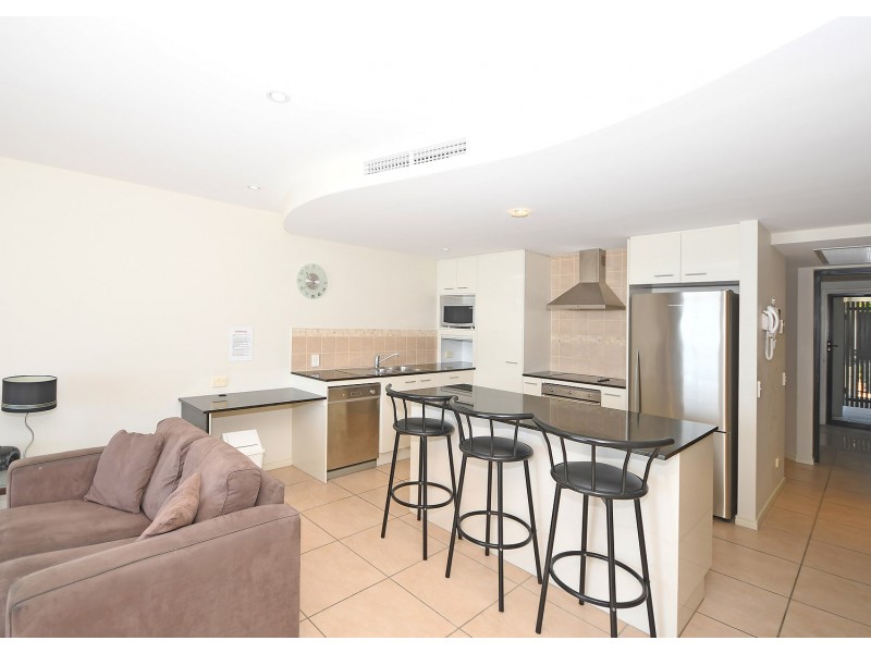 6/558-559 Esplanade, Urangan QLD 4655