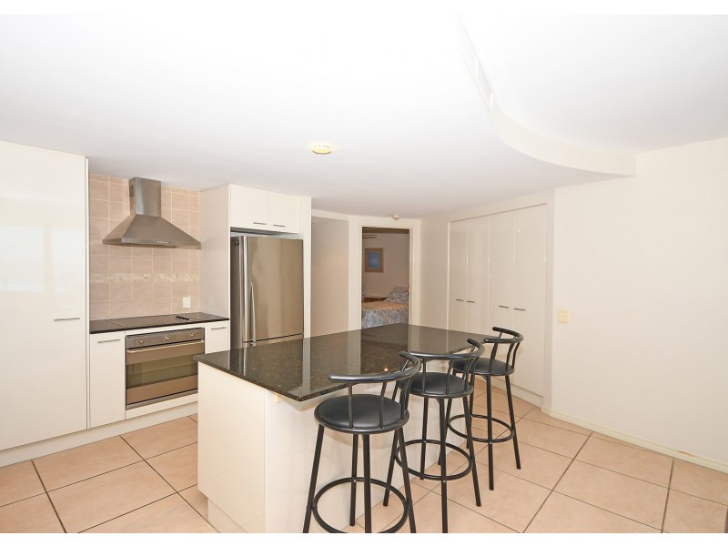 6/558-559 Esplanade, Urangan QLD 4655